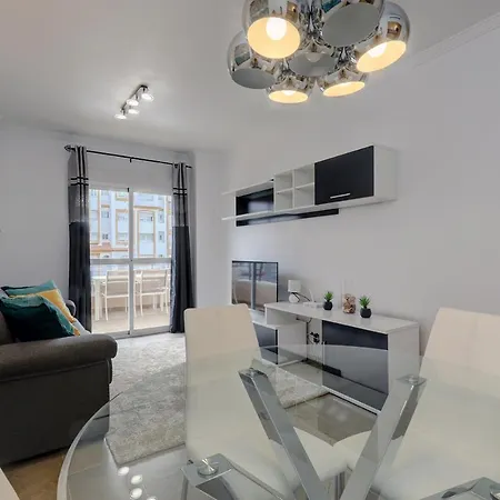 Elegant And Compact Apartment, Port Of